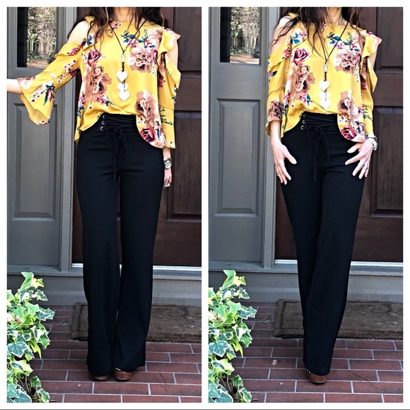 ✨LAST 1✨Mustard floral print cold shoulder blouse - Picture 5 of 8